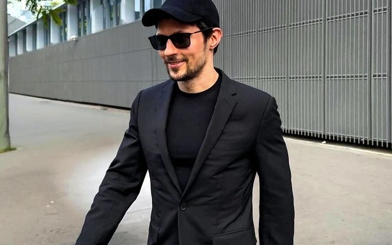 Павел Дуров исчез из Telegram: жертва хакеров или собственный выбор?